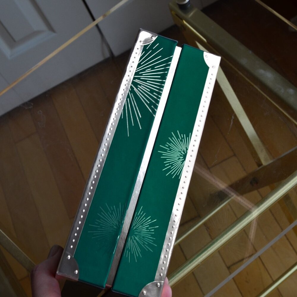 La Mer Gift Box - Picture 2 of 7
